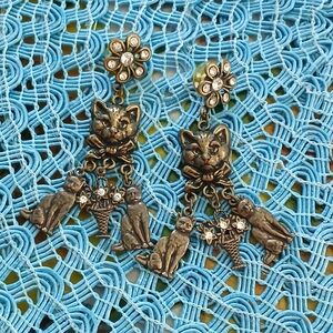 Vintage Puffy Kitty Cat Kitten Dangle Drop Pierced Earrings